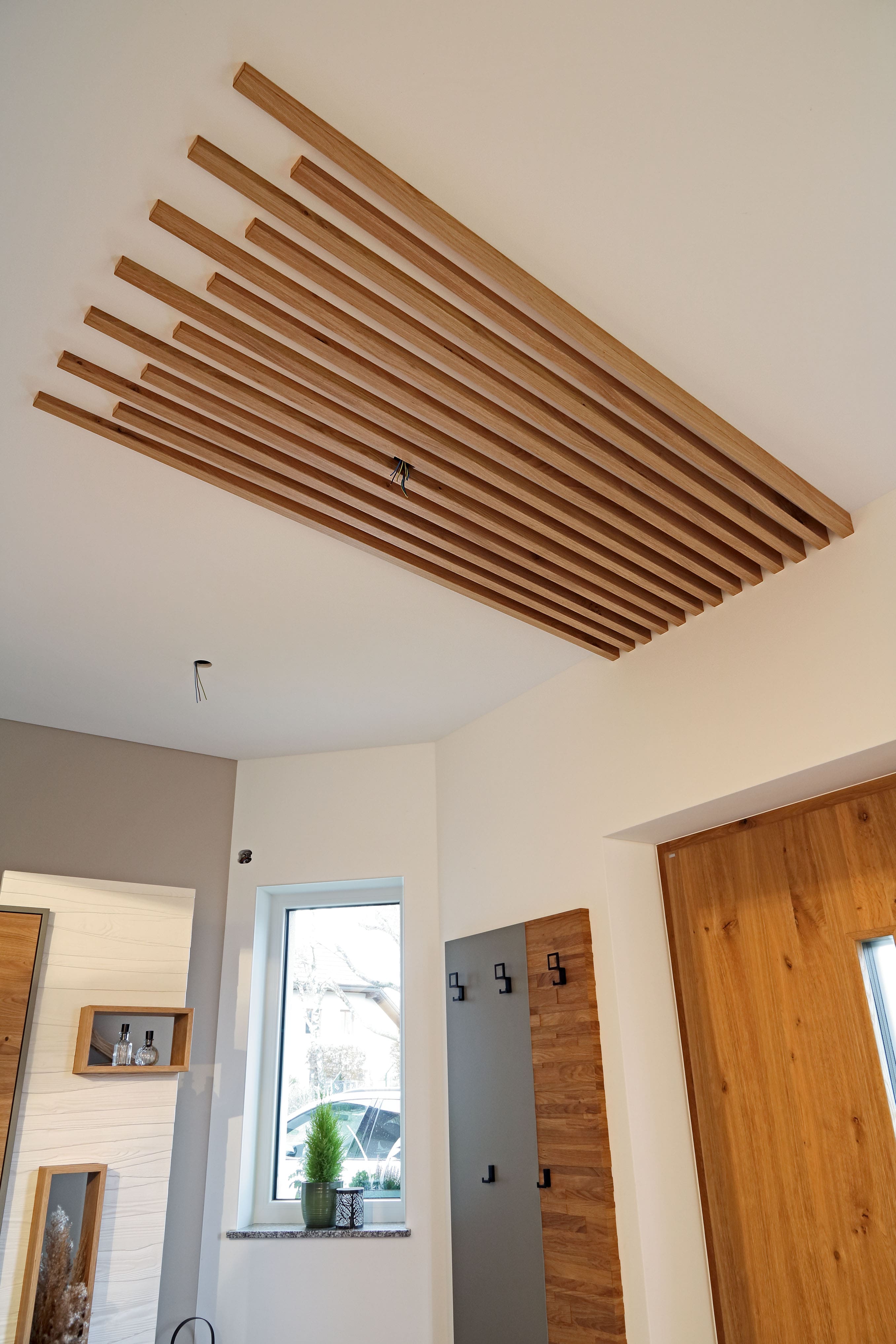 Garderobenpaneel aus Eiche und Grau - Bild 2